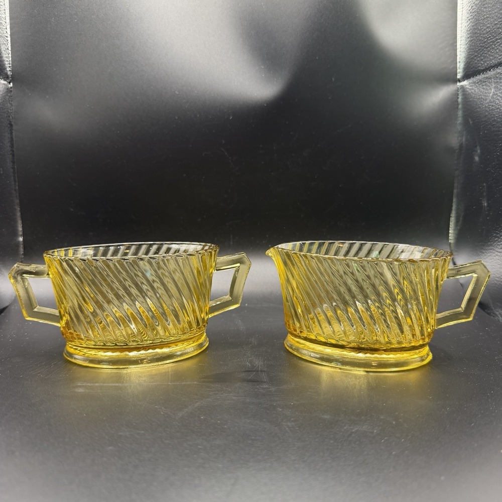 Vintage Pressed Federal Glass‎ cream and sugar set Diana Swirl pattern